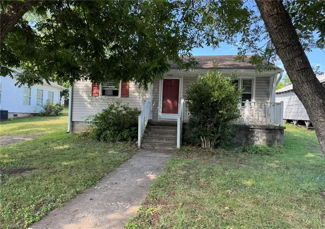Photo 2 of Sale Pending at 902 Watson St, Reidsville, NC 27320 | MLS# 1235631 | Listing updated on 2026-09-19