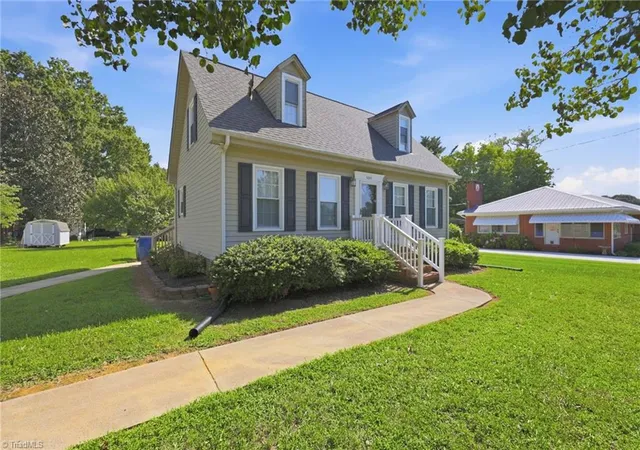 Photo 2 of Sale Pending at 909 Highview St, Haw River, NC 27258 | MLS# 1234734 | Listing updated on 2026-09-22