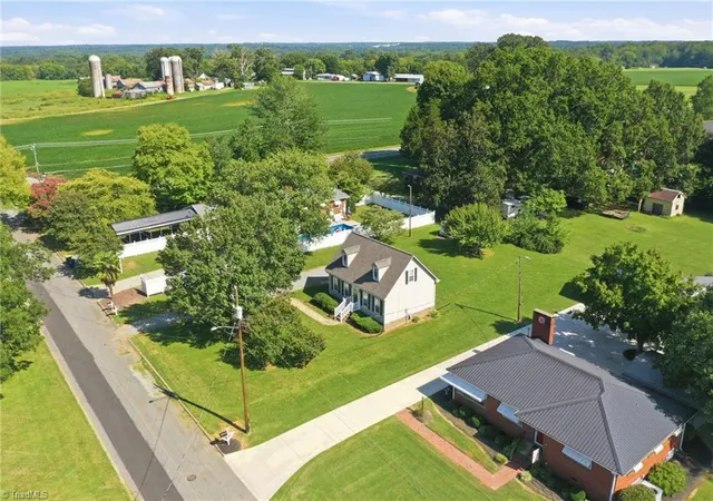 Photo 4 of Sale Pending at 909 Highview St, Haw River, NC 27258 | MLS# 1234734 | Listing updated on 2026-09-22