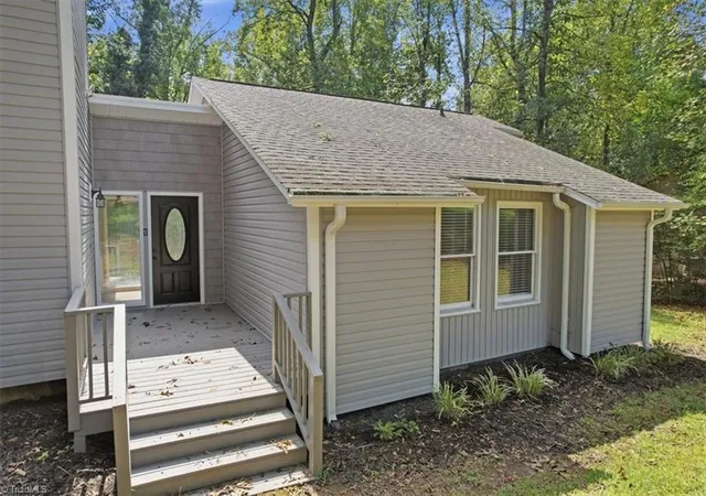 Photo 3 of Single family home for sale at 2409 Shelia Dr, Greensboro, NC 27406 | MLS# 1236203 | Listing updated on 2026-10-07
