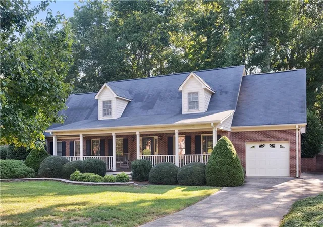 Photo 1 of Single family home for sale at 401 Wind Hvn Ln, Winston Salem, NC 27104 | MLS# 1234673 | Listing updated on 2026-09-17