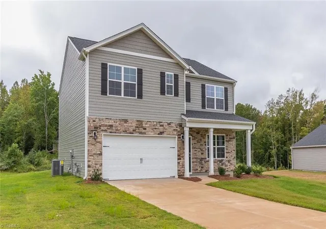 Photo 2 of Single family home for sale at 301 Strawberry Ct, Lexington, NC 27295 | MLS# 1235711 | Listing updated on 2026-09-22