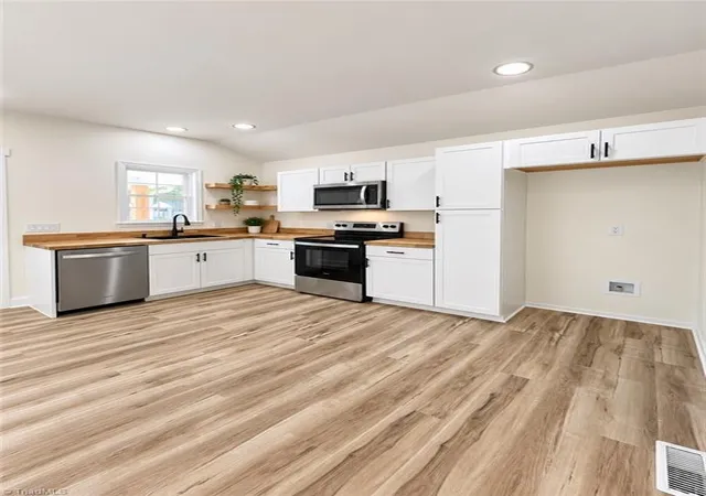 Photo 3 of Sale Pending at 321 New St, High Point, NC 27260 | MLS# 1236544 | Listing updated on 2026-09-26