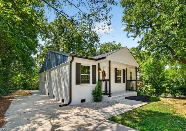 Photo 2 of Sale Pending at 1208 Hoover Ave, High Point, NC 27260 | MLS# 1234505 | Listing updated on 2026-09-08