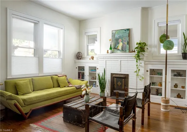 Photo 2 of Sale Pending at 440 Granville Dr Sw, Winston Salem, NC 27101 | MLS# 1236180 | Listing updated on 2026-10-25