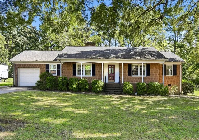 Photo 1 of Single family home for sale at 707 Fairidge Dr, Jamestown, NC 27282 | MLS# 1238824 | Listing updated on 2026-10-14