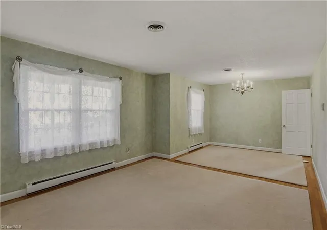 Photo 4 of Single family home for sale at 707 Fairidge Dr, Jamestown, NC 27282 | MLS# 1238824 | Listing updated on 2026-10-14