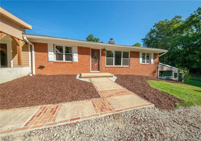 Photo 2 of Single family home for sale at 624 Gilbreath St, Graham, NC 27253 | MLS# 1235584 | Listing updated on 2026-09-27