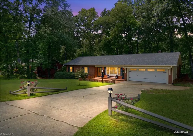 Photo 1 of Single family home for sale at 305 Heritage Cir, Statesville, NC 28625 | MLS# 1234164 | Listing updated on 2026-09-06