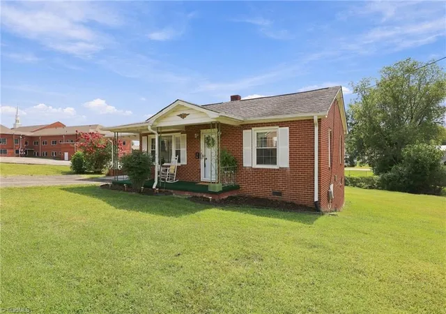 Photo 3 of Single family home for sale at 143 Calvary Dr, Mount Airy, NC 27030 | MLS# 1236234 | Listing updated on 2026-09-23