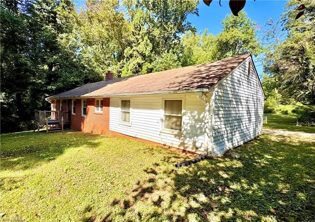 Photo 3 of Sale Pending at 2190 Indian Trl, Winston Salem, NC 27106 | MLS# 1236081 | Listing updated on 2026-09-26