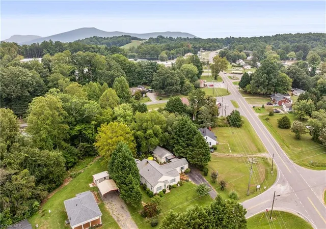 Photo 3 of Single family home for sale at 204 Carson Rd, Pilot Mountain, NC 27041 | MLS# 1233524 | Listing updated on 2026-09-04