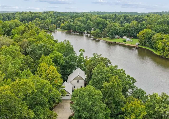 Single family home for sale at 424 Mountain Harbor Dr, Lexington, NC 27292 | MLS# 1236644