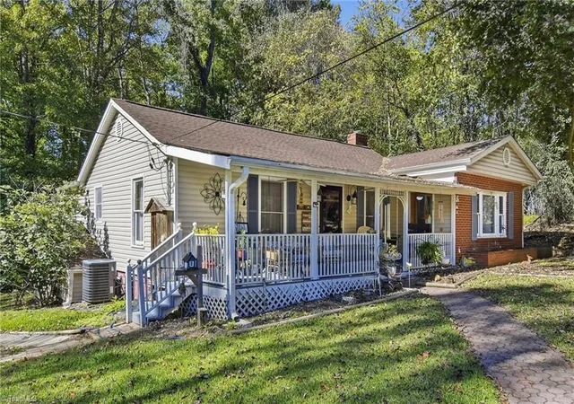 Photo 1 of Single family home for sale at 555 N Bunker Hl Rd, Oak Ridge, NC 27310 | MLS# 1239966 | Listing updated on 2026-10-25