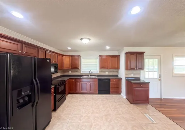 Photo 1 of Single family home for sale at 637 Williamsdale Rd, Graham, NC 27253 | MLS# 1239283 | Listing updated on 2026-10-17