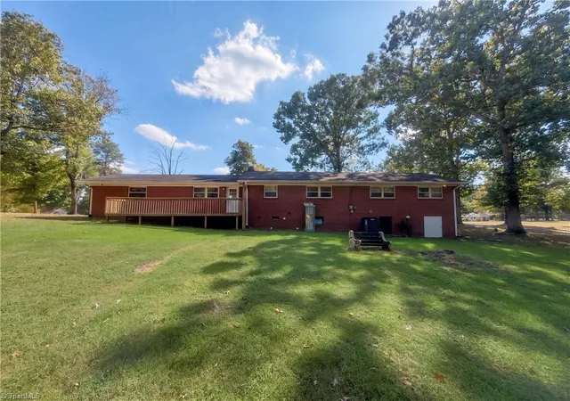 Photo 4 of Single family home for sale at 637 Williamsdale Rd, Graham, NC 27253 | MLS# 1239283 | Listing updated on 2026-10-17