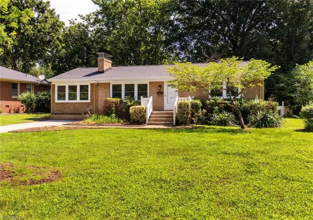 Photo 2 of Single family home for sale at 1527 Sherwood Dr, Burlington, NC 27215 | MLS# 1235478 | Listing updated on 2026-10-03