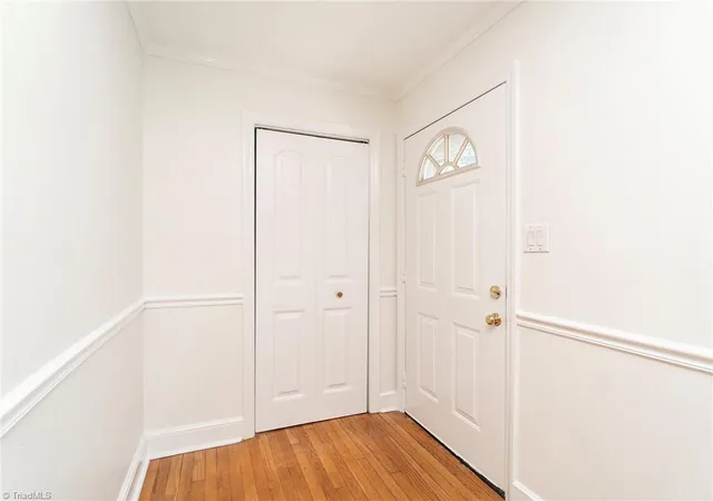Photo 3 of Single family home for sale at 1527 Sherwood Dr, Burlington, NC 27215 | MLS# 1235478 | Listing updated on 2026-10-03