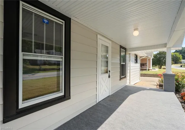 Photo 4 of Single family home for sale at 239 Craft Dr, Winston Salem, NC 27105 | MLS# 1236269 | Listing updated on 2026-10-28