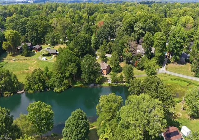 Photo 3 of Single family home for sale at 5923 Arcadia Dr, Greensboro, NC 27410 | MLS# 1234691 | Listing updated on 2026-09-13