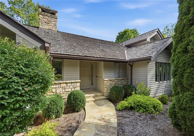 Photo 2 of Single family home for sale at 659 Clubhouse Dr #D2, Banner Elk, NC 28604 | MLS# 1235809 | Listing updated on 2026-09-16