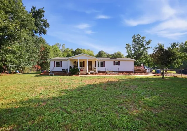 Photo 3 of Manufactured home for sale at 212 Teal Dr, Reidsville, NC 27320 | MLS# 1234073 | Listing updated on 2026-09-20