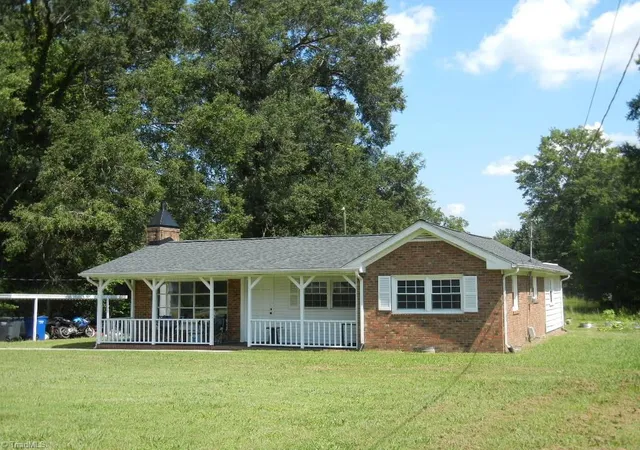 Photo 1 of Single family home for sale at 511 Nc Hwy 100, Whitsett, NC 27377 | MLS# 1234432 | Listing updated on 2026-09-04