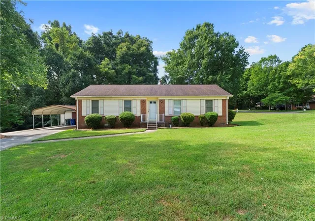 Photo 1 of Single family home for sale at 116 Cheltenham Dr, Winston Salem, NC 27103 | MLS# 1235620 | Listing updated on 2026-10-23