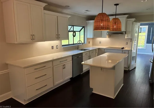 Photo 3 of Single family home for sale at 930 Foxhall Dr, Winston Salem, NC 27106 | MLS# 1235973 | Listing updated on 2026-10-02