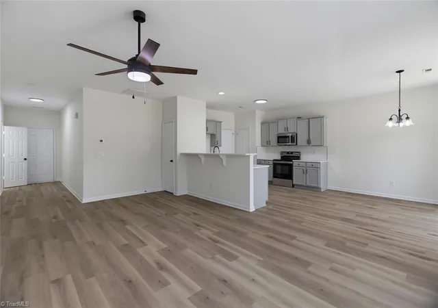 Photo 4 of Single family home for sale at 5911 Laurel Crk Ct, Greensboro, NC 27405 | MLS# 1239184 | Listing updated on 2026-10-16