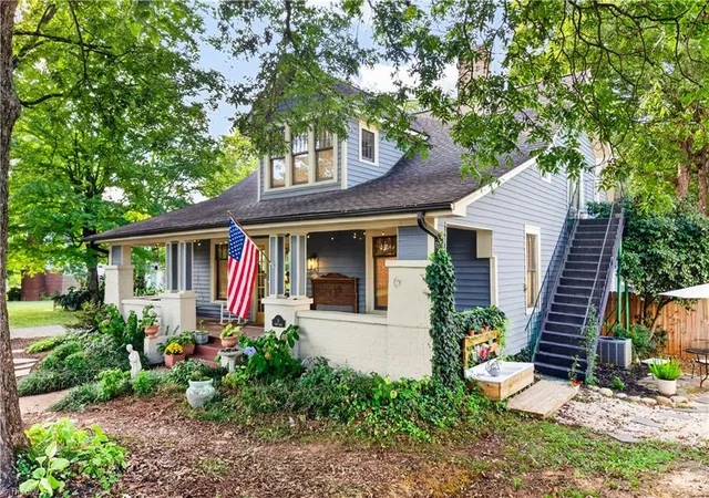 Photo 3 of Single family home for sale at 6 Vance Cir, Lexington, NC 27292 | MLS# 1235366 | Listing updated on 2026-09-12