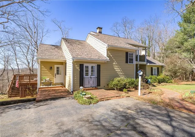 Photo 3 of Single family home for sale at 651 Highland Dr, Eden, NC 27288 | MLS# 1234182 | Listing updated on 2026-09-03