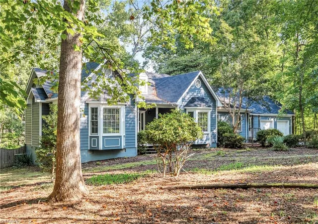 Photo 2 of Sale Pending at 174 Hunters Glen Dr, Summerfield, NC 27358 | MLS# 1236621 | Listing updated on 2026-10-05