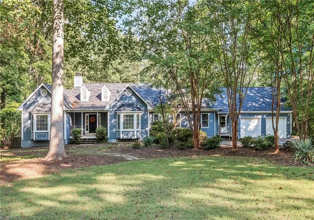 Photo 3 of Sale Pending at 174 Hunters Glen Dr, Summerfield, NC 27358 | MLS# 1236621 | Listing updated on 2026-10-05