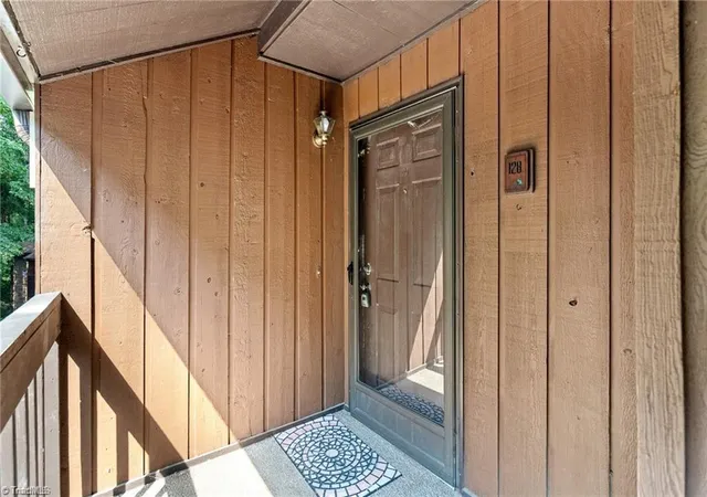 Photo 3 of Single family home for sale at 128 Cedar Lake Trl, Winston Salem, NC 27104 | MLS# 1234411 | Listing updated on 2026-09-17