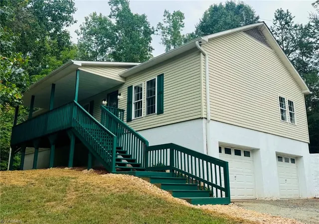 Photo 1 of Manufactured home for sale at 989 Arvin Hl Ln, Lexington, NC 27295 | MLS# 1234069 | Listing updated on 2026-09-04