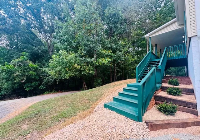 Photo 2 of Manufactured home for sale at 989 Arvin Hl Ln, Lexington, NC 27295 | MLS# 1234069 | Listing updated on 2026-09-04