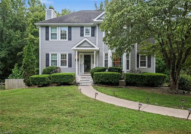 Photo 3 of Sale Pending at 6005 Stone Blf Dr, Clemmons, NC 27012 | MLS# 1234983 | Listing updated on 2026-09-11
