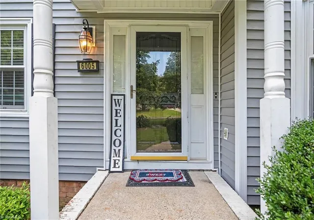 Photo 3 of Sale Pending at 6005 Stone Blf Dr, Clemmons, NC 27012 | MLS# 1234983 | Listing updated on 2026-09-11