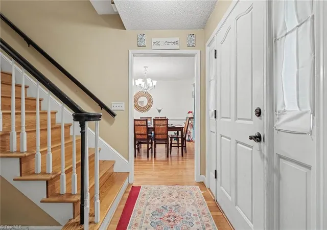 Photo 4 of Sale Pending at 6005 Stone Blf Dr, Clemmons, NC 27012 | MLS# 1234983 | Listing updated on 2026-09-11
