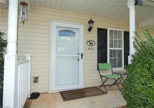 Photo 3 of Single family home for sale at 4221 Salem Landing Ct, Winston Salem, NC 27101 | MLS# 1235665 | Listing updated on 2026-09-25