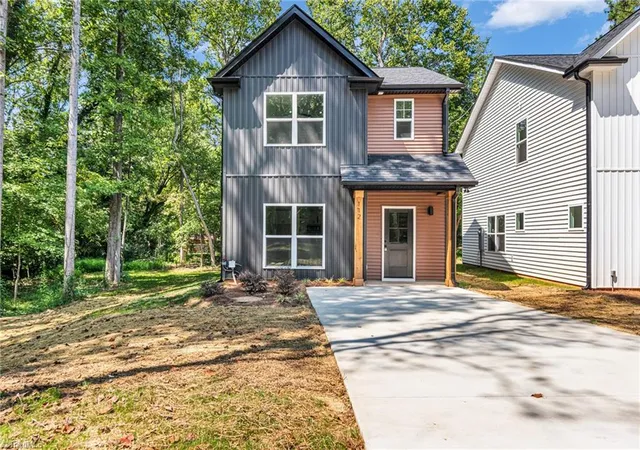Photo 3 of Single family home for sale at 112 N Yadkin Ave, Spencer, NC 28159 | MLS# 1234790 | Listing updated on 2026-09-19