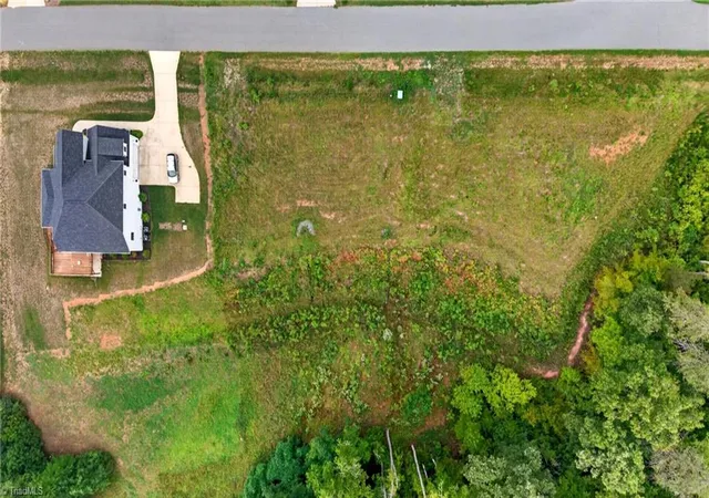 Photo 3 of Sale Pending at 3816 Deerwood Acres Dr, Summerfield, NC 27358 | MLS# 1236254 | Listing updated on 2026-09-28