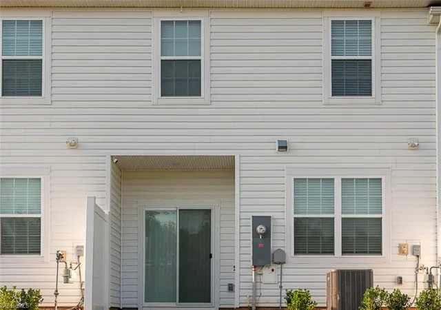 Photo 4 of Single family home for sale at 1826 Pheasant Tr Cir, Kernersville, NC 27284 | MLS# 1236300 | Listing updated on 2026-09-24