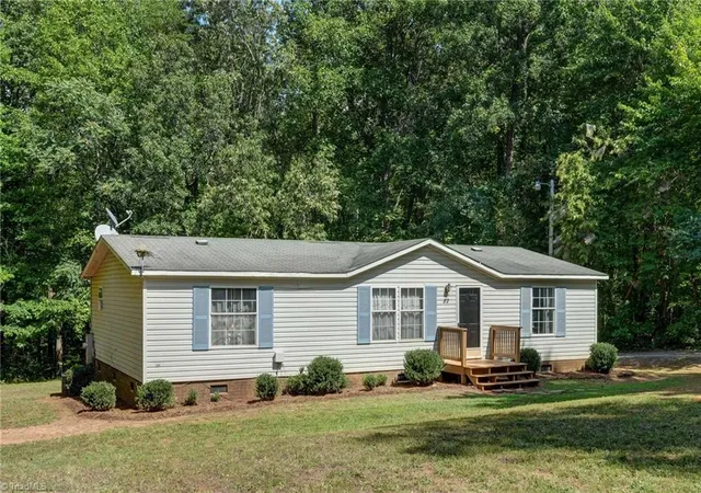 Photo 2 of Manufactured home for sale at 1082 Raccoon Ct, Reidsville, NC 27320 | MLS# 1234332 | Listing updated on 2026-09-03