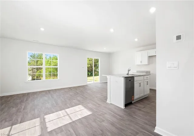 Photo 2 of Single family home for sale at 623 Beechwood Cir, Thomasville, NC 27360 | MLS# 1233531 | Listing updated on 2026-09-04