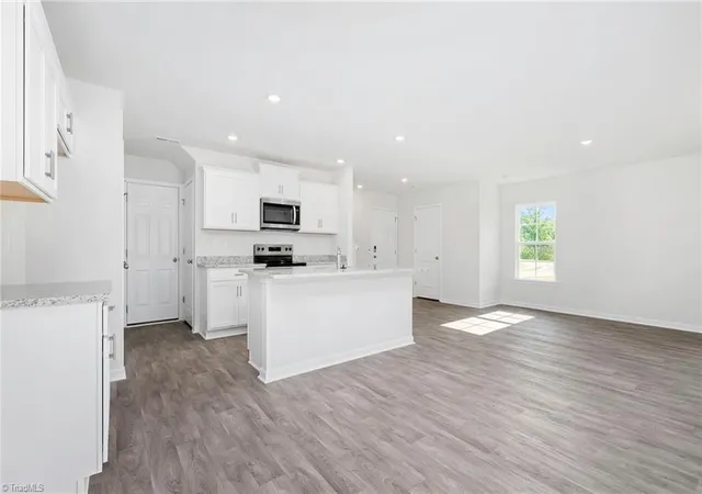 Photo 3 of Single family home for sale at 623 Beechwood Cir, Thomasville, NC 27360 | MLS# 1233531 | Listing updated on 2026-09-04