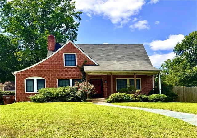 Photo 1 of Single family home for sale at 923 N Rotary Dr, High Point, NC 27262 | MLS# 1233995 | Listing updated on 2026-10-04
