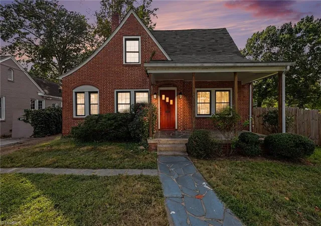 Photo 2 of Single family home for sale at 923 N Rotary Dr, High Point, NC 27262 | MLS# 1233995 | Listing updated on 2026-10-04