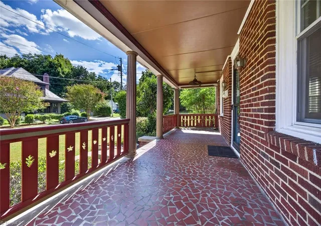 Photo 3 of Single family home for sale at 209 Louise Ave, High Point, NC 27262 | MLS# 1235061 | Listing updated on 2026-09-09